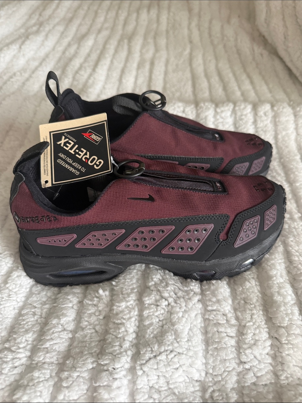 NWT Nike Air Women’s Burgundy and Black SNDR GORE-TEX Slip-On Sneakers-6 1/2